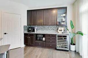 31 Oak Creek Ct, North Aurora, IL 60542 - Photo 9