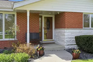 13 Wild Cherry Ln, Palos Park, IL 60464 - Photo 3