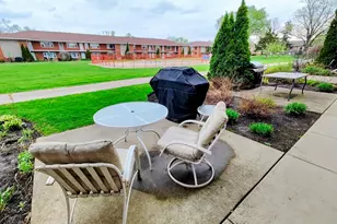 1113 Holiday Ln, Des Plaines, IL 60016 - Photo 13