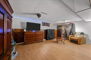 335 Silver St, Elgin, IL 60123 - Photo 11