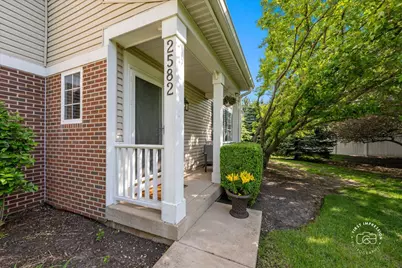 2582 Lorraine Circle #2582, Geneva, IL 60134 - Photo 3