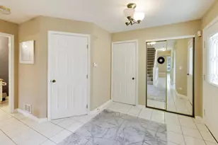 634 Kendallwood Ct, Crystal Lake, IL 60014 - Photo 3