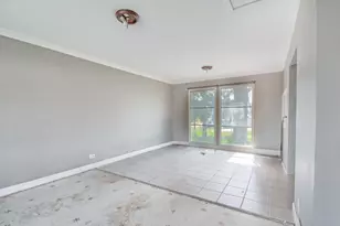 4113 W Crystal Lake Rd, McHenry, IL 60050 - Photo 5