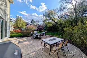 905 Thornwood Ct, Saint Charles, IL 60174 - Photo 23