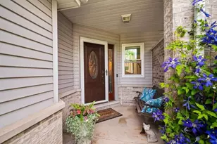 905 Thornwood Ct, Saint Charles, IL 60174 - Photo 3