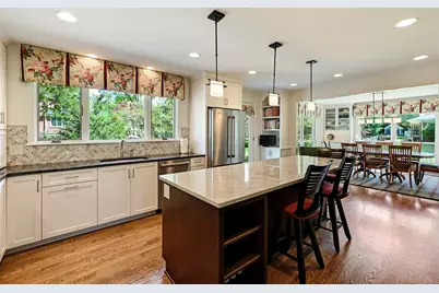 629 W Elm Street, Wheaton, IL 60189 - Photo 7