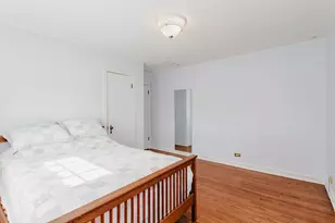 6239 N Lenox Ave, Chicago, IL 60646 - Photo 17