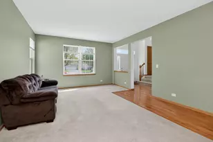 259 Pleasant Plains Dr, Saint Charles, IL 60175 - Photo 3