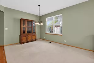 259 Pleasant Plains Dr, Saint Charles, IL 60175 - Photo 5