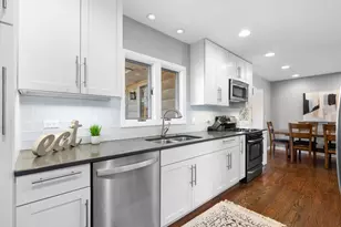 392 E St Charles Rd, Elmhurst, IL 60126 - Photo 9