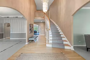 2S370 Canterbury Ct, Glen Ellyn, IL 60137 - Photo 3