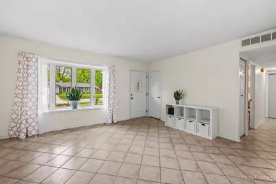 1185 Case Lane, Elgin, IL 60120 - Photo 3