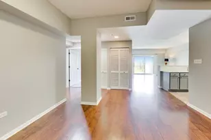 105 Lakeview Dr, Bloomingdale, IL 60108 - Photo 3