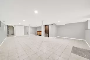 3841 S Lowe Ave, Chicago, IL 60609 - Photo 9