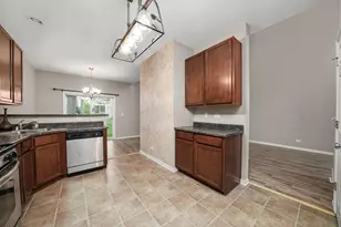 485 S Jade Ln, Round Lake, IL 60073 - Photo 9