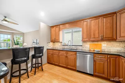 176 Presidential Boulevard, Oswego, IL 60543 - Photo 5