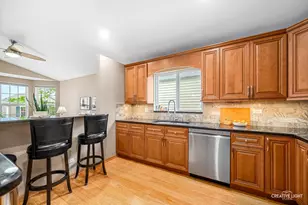 176 Presidential Blvd, Oswego, IL 60543 - Photo 5