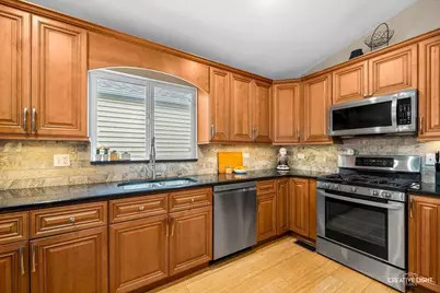 176 Presidential Boulevard, Oswego, IL 60543 - Photo 7