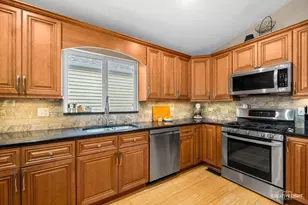 176 Presidential Blvd, Oswego, IL 60543 - Photo 7