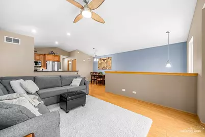 176 Presidential Boulevard, Oswego, IL 60543 - Photo 3
