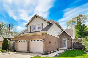 513 E Central Rd, Arlington Heights, IL 60005 - Photo 1