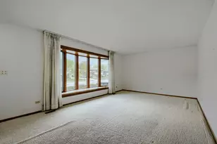 496 Sheridan Ln, Schaumburg, IL 60193 - Photo 5