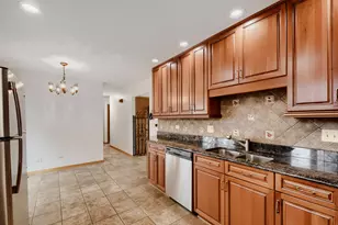496 Sheridan Ln, Schaumburg, IL 60193 - Photo 9