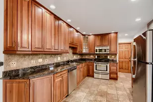 496 Sheridan Ln, Schaumburg, IL 60193 - Photo 7