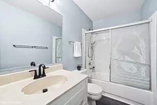18 Ascot Ln, Streamwood, IL 60107 - Photo 11