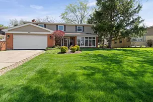 627 S Patton Ave, Arlington Heights, IL 60005 - Photo 1
