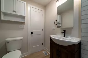 1008 S Lincoln Ave, Aurora, IL 60505 - Photo 9