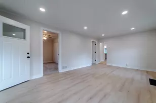 1008 S Lincoln Ave, Aurora, IL 60505 - Photo 13