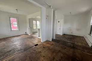 1324 E New York St, Aurora, IL 60505 - Photo 3