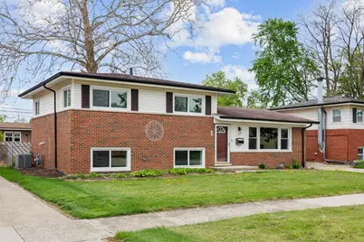 90 Peyton Drive, Chicago Heights, IL 60411 - Photo 1