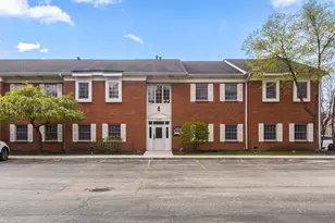 1025 W Wise Rd, Schaumburg, IL 60193 - Photo 1