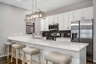 1751 W Division St, Chicago, IL 60622 - Photo 13
