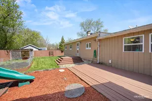 6N542 Wyoming Ave, Saint Charles, IL 60174 - Photo 27