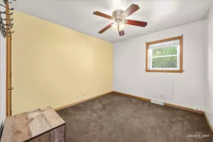6N542 Wyoming Ave, Saint Charles, IL 60174 - Photo 9