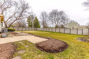 5195 Castaway Ln, Hoffman Estates, IL 60010 - Photo 21