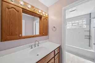 76 Briar St, Glen Ellyn, IL 60137 - Photo 11