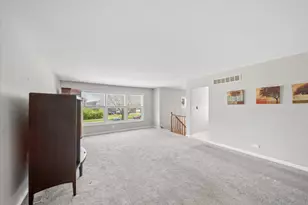 76 Briar St, Glen Ellyn, IL 60137 - Photo 3