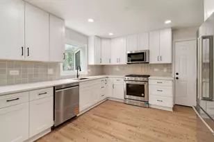 210 Westmoreland Ln, Naperville, IL 60540 - Photo 9