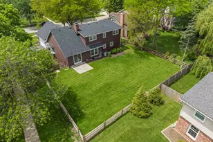 210 Westmoreland Ln, Naperville, IL 60540 - Photo 3