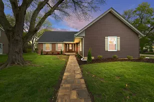 210 Westmoreland Ln, Naperville, IL 60540 - Photo 1