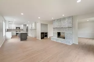 210 Westmoreland Ln, Naperville, IL 60540 - Photo 13