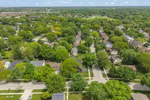210 Westmoreland Ln, Naperville, IL 60540 - Photo 37