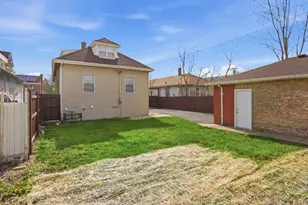 11326 S Parnell Ave, Chicago, IL 60628 - Photo 37