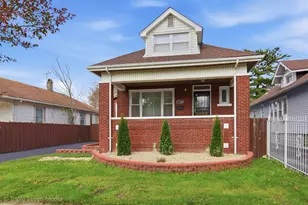 11326 S Parnell Ave, Chicago, IL 60628 - Photo 3