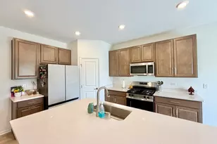 331 Red Oak Cir, Volo, IL 60020 - Photo 11