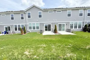 331 Red Oak Cir, Volo, IL 60020 - Photo 31